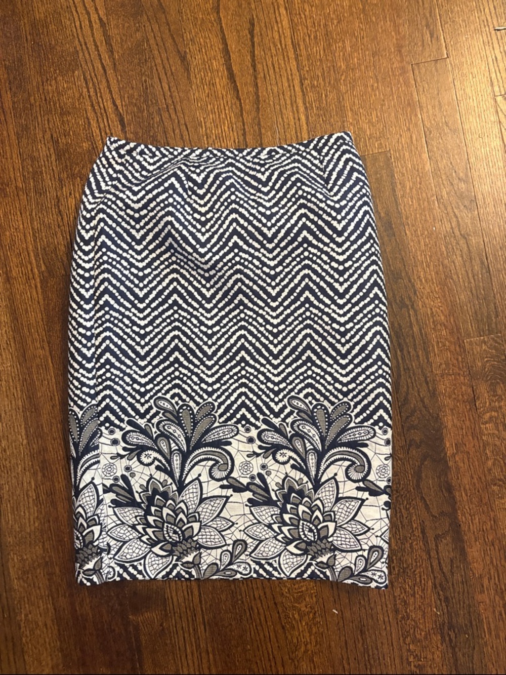 Navy and White Patterned Pencil Skirt size 6